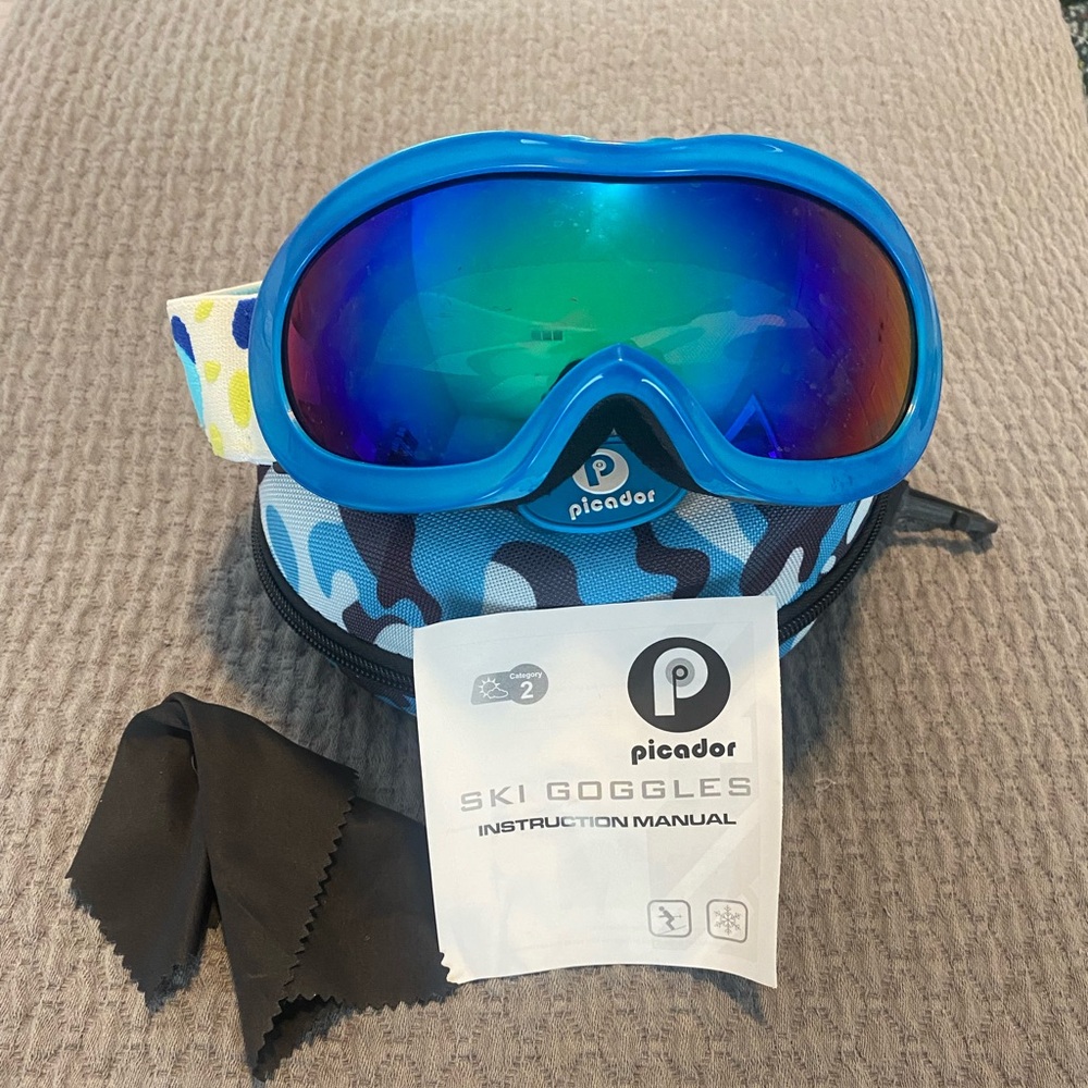 Ski goggles